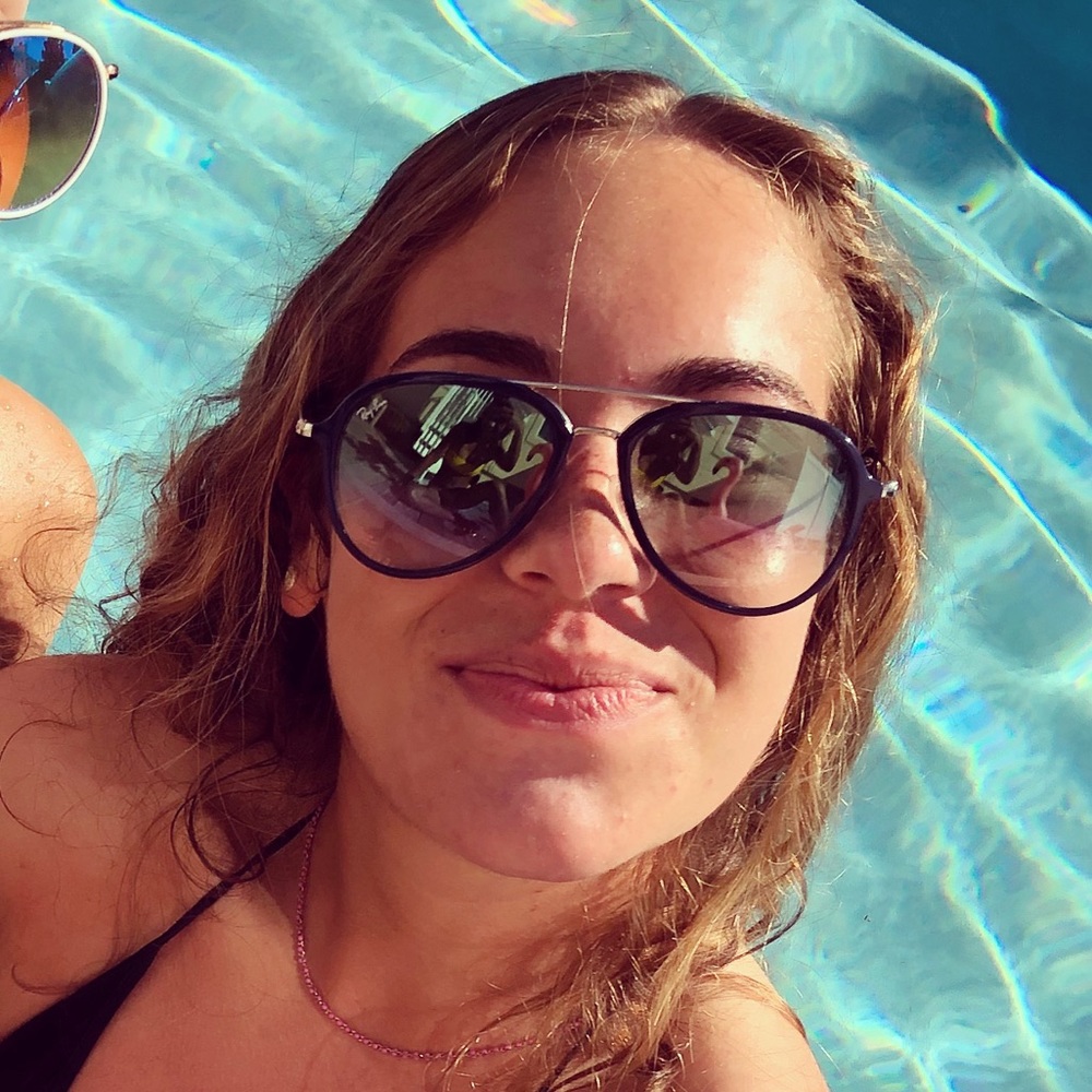 Meet your Posher, Ella